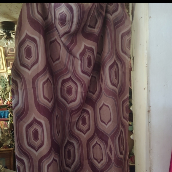 3 PC SET OF SHEER CURTAINS.. WITH THREE FREE SHEER PANELS. - Picture 3 of 6